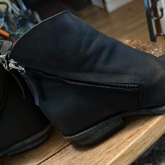 Cinzia Araia fringed ankle boots - Picture 7 of 11